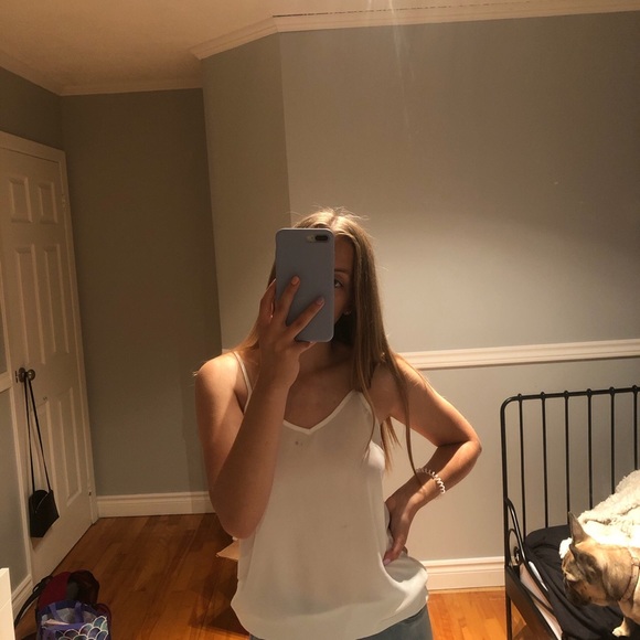 SIMPLE WHITE CAMI🌸 - Picture 2 of 2